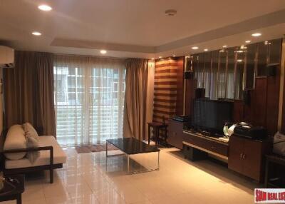 Avenue 61 Condominium - 2 Bedrooms and Spacious Living, Prime Ekkamai Location