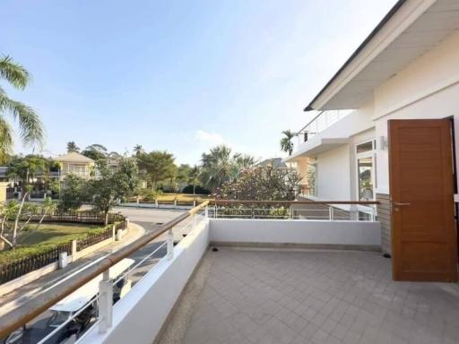 Spacious balcony with a view of the residential neighborhood