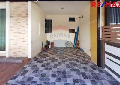 100 Sqm., 3 Beds Townhouse listed for ฿ 2,690,000.