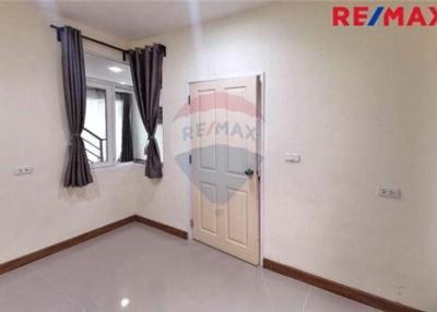 100 Sqm., 3 Beds Townhouse listed for ฿ 2,690,000.