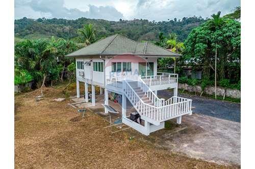 Land and House for sale in Baan Saku -Naiyang