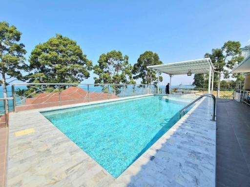 New 3-storey villa with sky pool