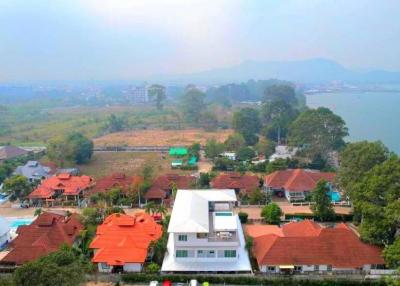 New 3-storey villa with sky pool