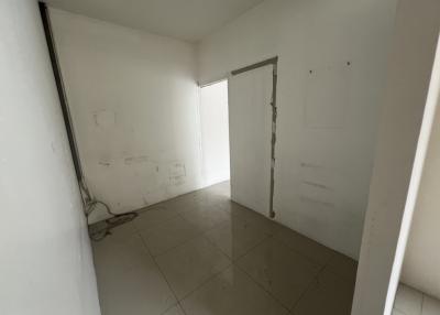 For Rent Bangkok Retail Rama 4 BTS Thong Lo Khlong Toei