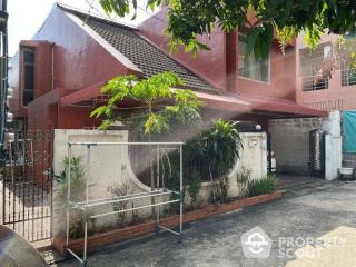 3-BR House near BTS Sanam Pao