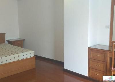 Le Premier Condo  Spacious Three Bedroom Family Style Condo with Extra Storage in Thong Lo