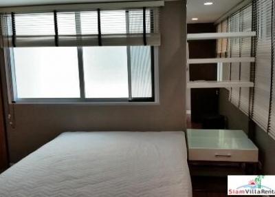 The Rajdamri Condo  Convenient One Bedroom Duplex Located near BTS Ratchadamri