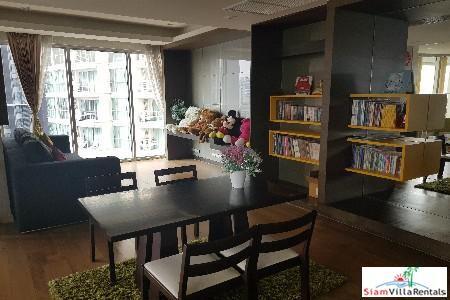 Sky Walk Condo  Centrally located One Bedroom Condo on the 6th Floor in Phra Khanong