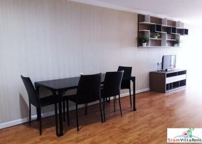Waterford Diamond  Modern Two Bedroom Condo for Rent Near BTS Phrom Phong
