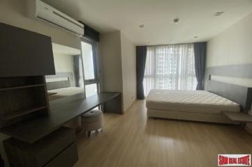 Sky Walk Condo  One Bedroom Condo + Study Room with City Views in Phra Khanong