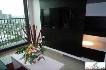 Noble Remix - Large One Bedroom Condo Located Directly at Thonglor BTS