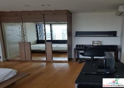 Aguston Sukhumvit 22  Panoramic Views from this Two Bedroom Near Sukhumvit 22, Bangkok