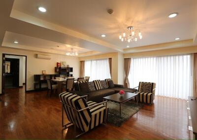 Baan Sukhumvit 14 - Large Three Bedroom with Convenient Location in Asok