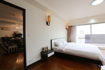 Baan Sukhumvit 14 - Large Three Bedroom with Convenient Location in Asok