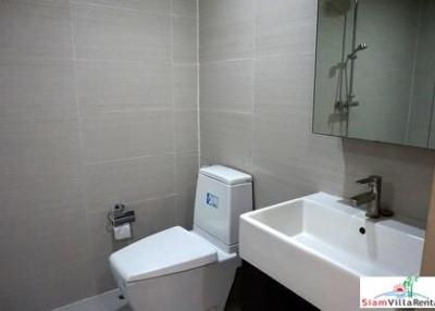 Issara @ 42  Modern Three Bedroom with Large Kitchen for Rent Directly behind Ekkamai BTS