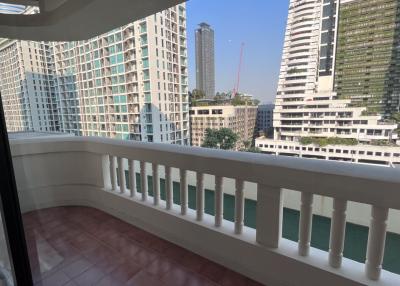 Large Pet-Friendly Condo Sukhumvit 39