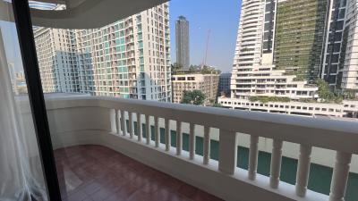 Large Pet-Friendly Condo Sukhumvit 39 Sale