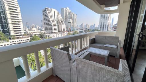 Large Pet-Friendly Condo Sukhumvit 39 Sale