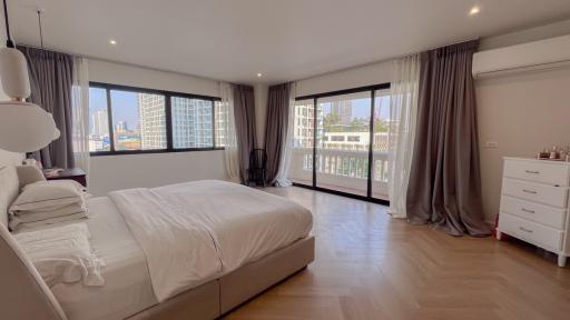 Large Pet-Friendly Condo Sukhumvit 39