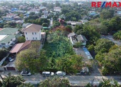 856 Sqm. Land listed for ฿ 10,700,000.