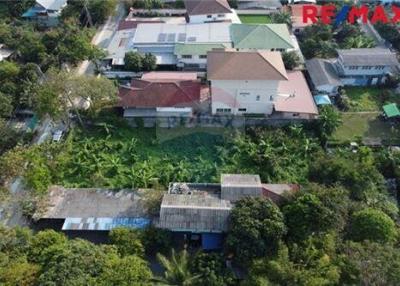 856 Sqm. Land listed for ฿ 10,700,000.