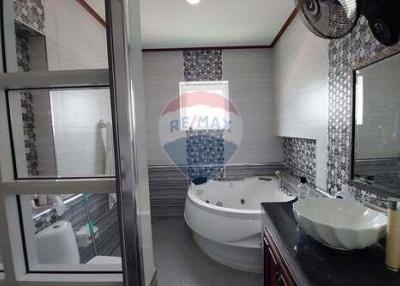 5 Bedroom Pool Villa in Bang Saray - 920471009-101