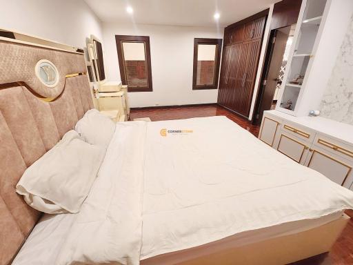 3 bedroom Condo in Panchalae Boutique Residences Jomtien