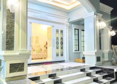 Elegant 3-bedroom house in Banglamung