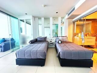 1 Bedroom Condo at Pratamnak Beach