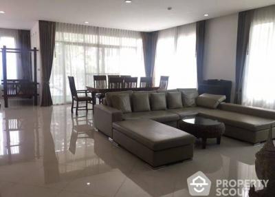 4-BR Condo at The Verandah near MRT Sukhumvit (ID 512012)