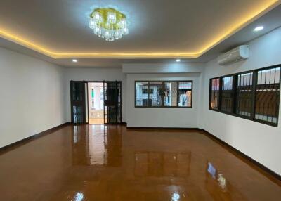 3 Bedrooms Single house for Sale in Nong Chom, San Sai District