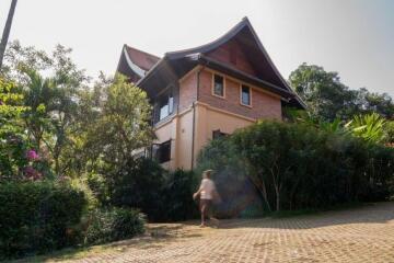 Beautiful semi detached villa for sale in Mae Rim