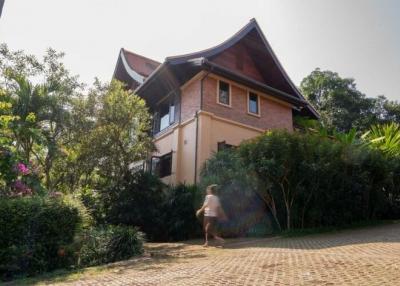 Beautiful semi detached villa for sale in Mae Rim