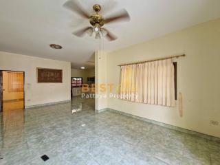 3 Bedrooms Villa / Single House in Ponthep 3/1 East Pattaya H011667