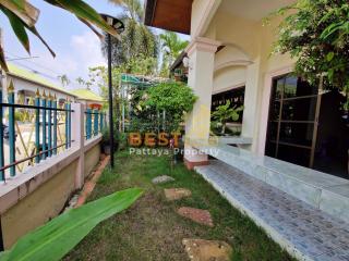 3 Bedrooms Villa / Single House in Ponthep 3/1 East Pattaya H011667