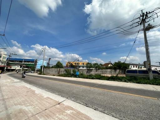 Street view of a property with a clear sky