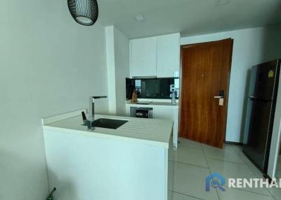 Hot deal foreigner name one bedroom at Pratumnak