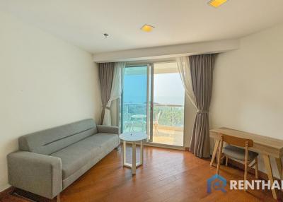 For sale Beach front condo The Palm Wongamat Studio Sea view