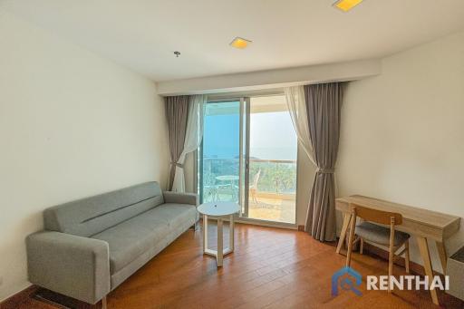 For sale Beach front condo The Palm Wongamat Studio Sea view