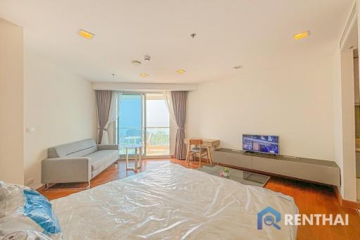 For sale Beach front condo The Palm Wongamat Studio Sea view