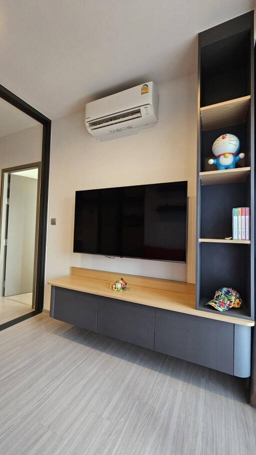 Condo for Rent at Life Asoke Hype