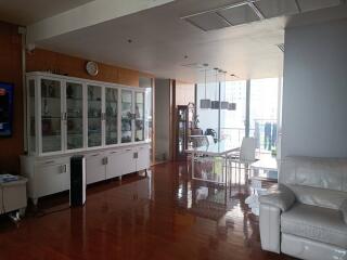 Condo for Sale at Domus 18