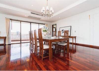 Luxury 4 bedrooms in Sathorn / Yen Akat area for rent.