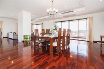 Spacious 4 bedrooms in Sathorn For rent.