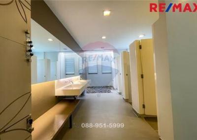 258 Sqm., 4 Beds House listed for ฿ 17,200,000.