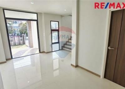 310 Sqm., 4 Beds Townhouse listed for ฿ 11,000,000.