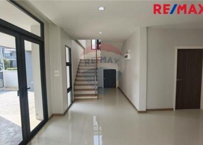 310 Sqm., 4 Beds House listed for ฿ 11,000,000.