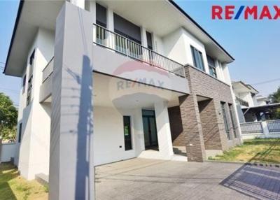 310 Sqm., 4 Beds Townhouse listed for ฿ 11,000,000.