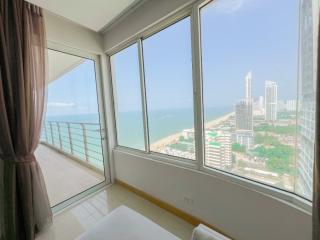 Exquisite 2-bedroom condo with seaview