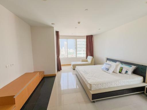 Exquisite 2-bedroom condo with seaview